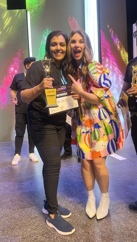 Popy holding the Matrix Pro-Hair Transformers (L'Oréal MHT) national award, 2023